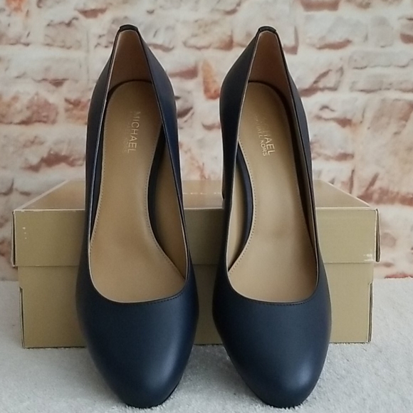 New Michael Kors Susan Leather Pumps - Picture 6 of 7